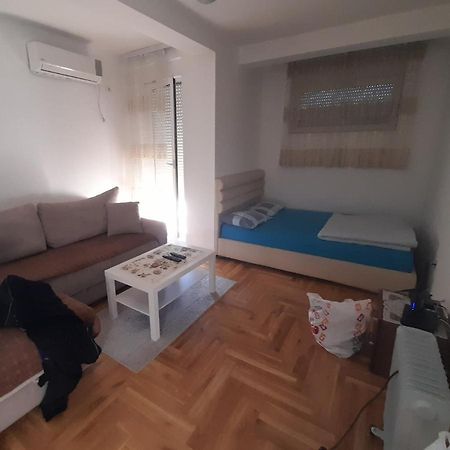Apartment Luka Podgorica Bagian luar foto