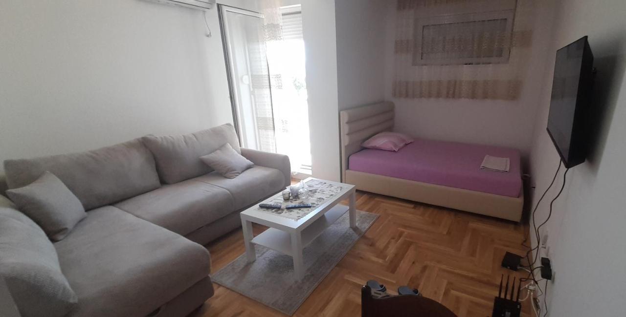 Apartment Luka Podgorica Bagian luar foto