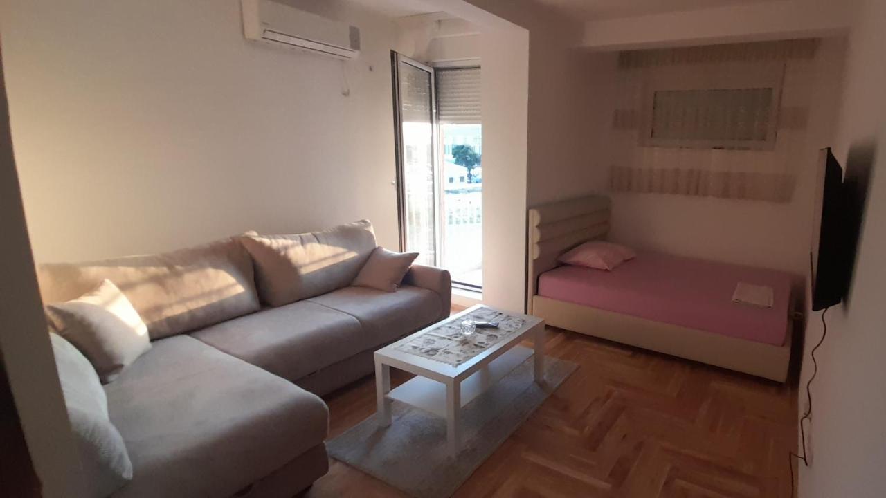 Apartment Luka Podgorica Bagian luar foto