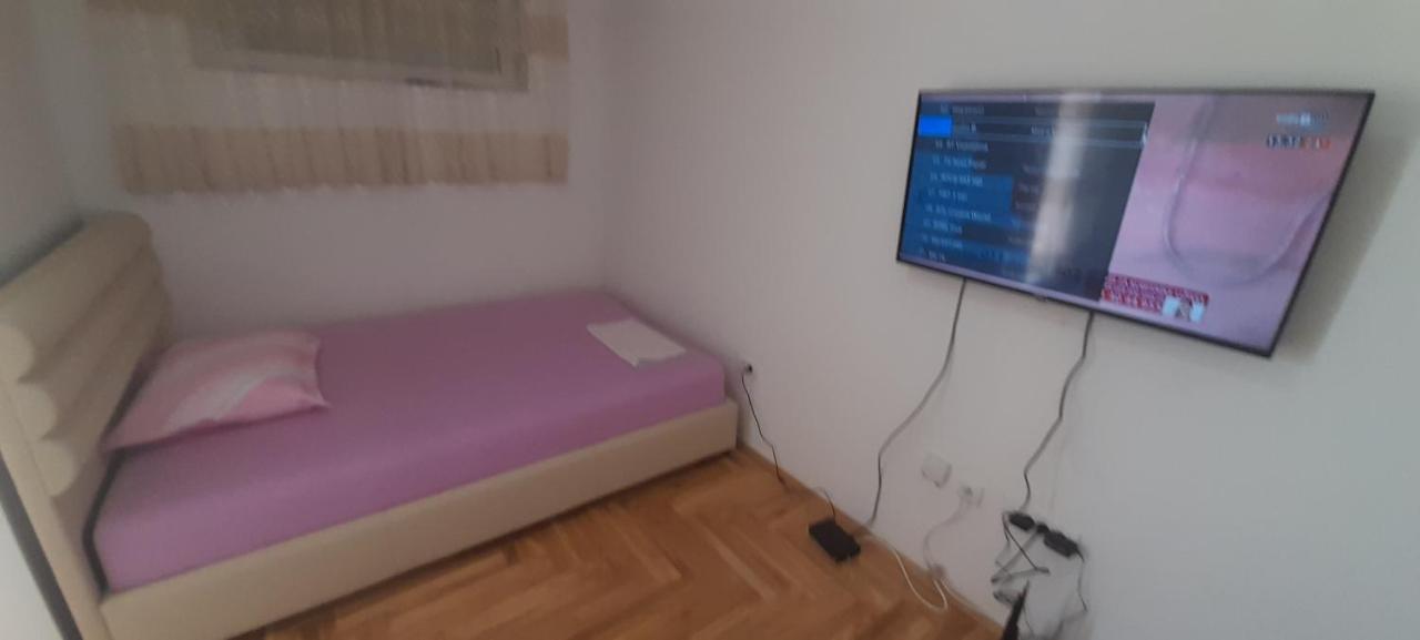 Apartment Luka Podgorica Bagian luar foto