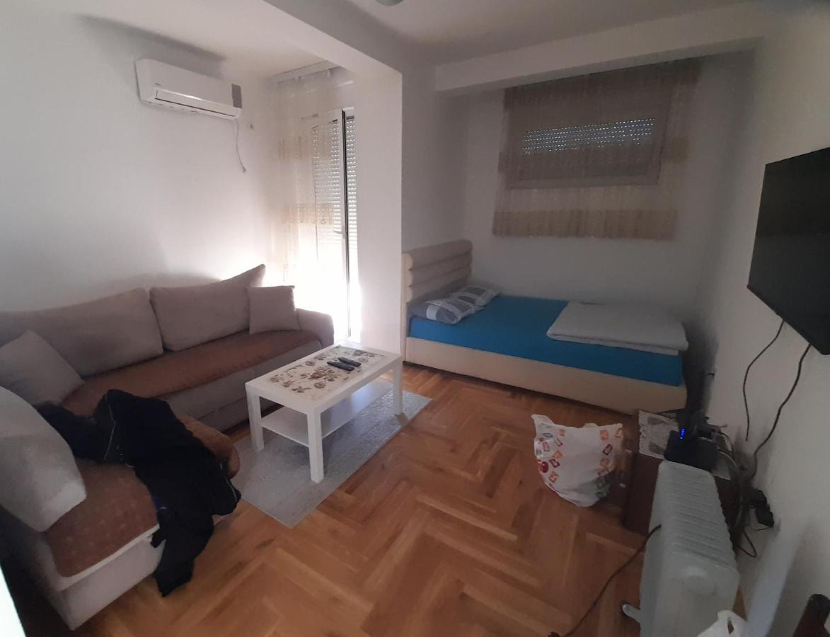 Apartment Luka Podgorica Bagian luar foto